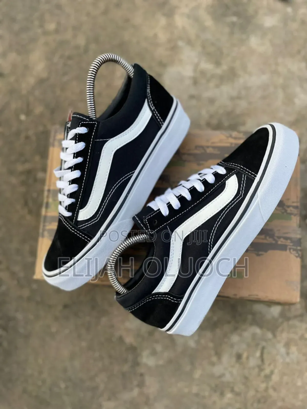 Skater Vans Black White Sole