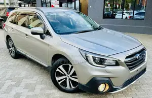 Subaru Outback 2.5i Limited AWD 2018 Gold