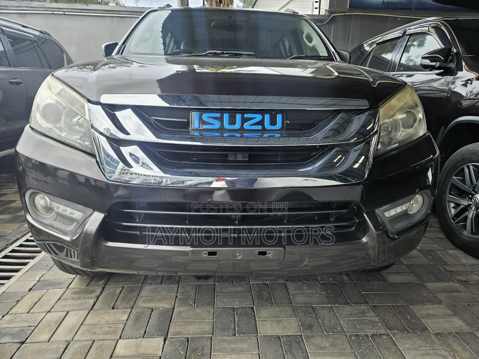 Isuzu MU-X 2017 Brown