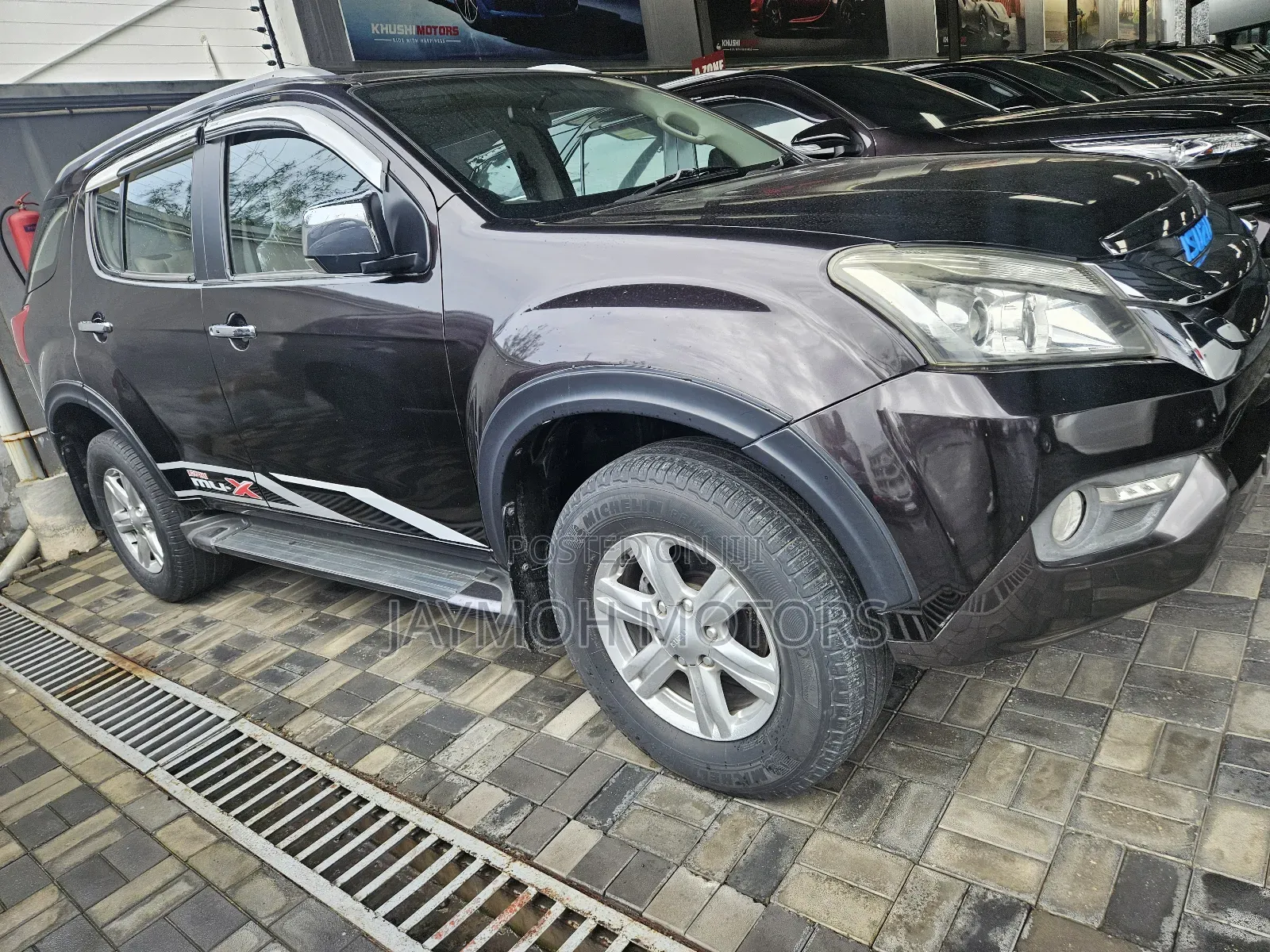 Isuzu MU-X 2017 Brown