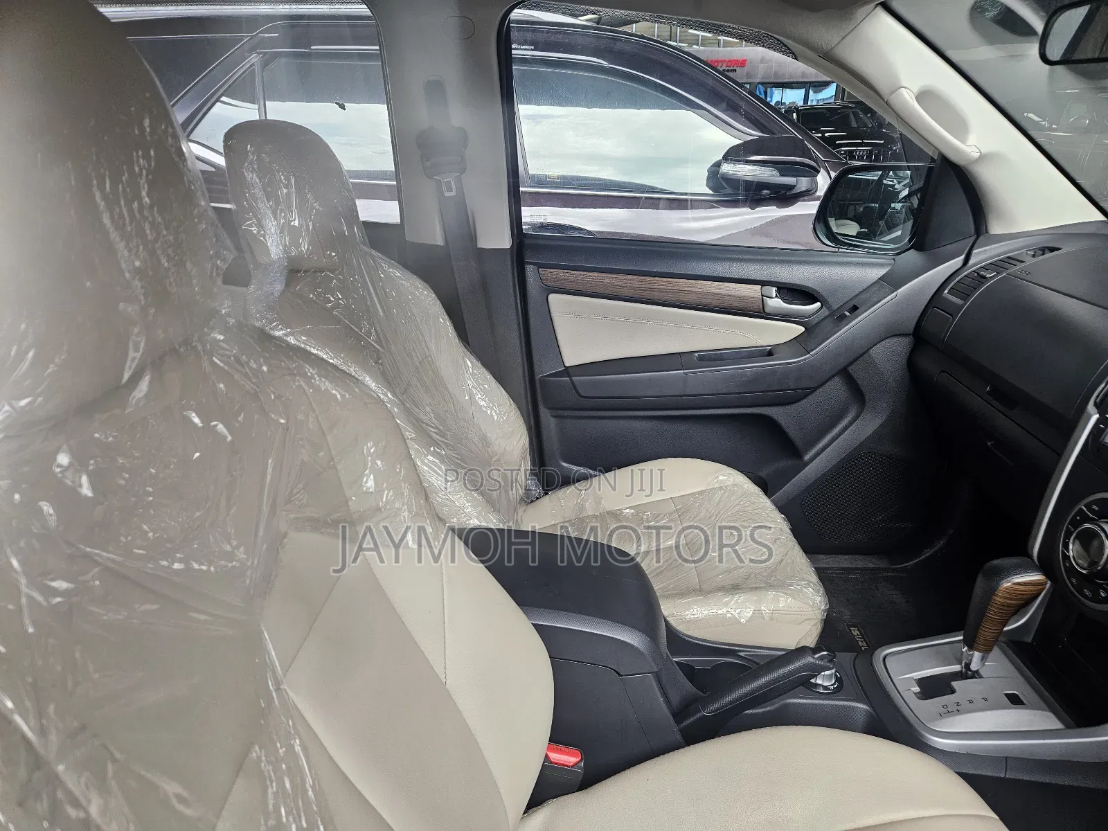 Isuzu MU-X 2017 Brown