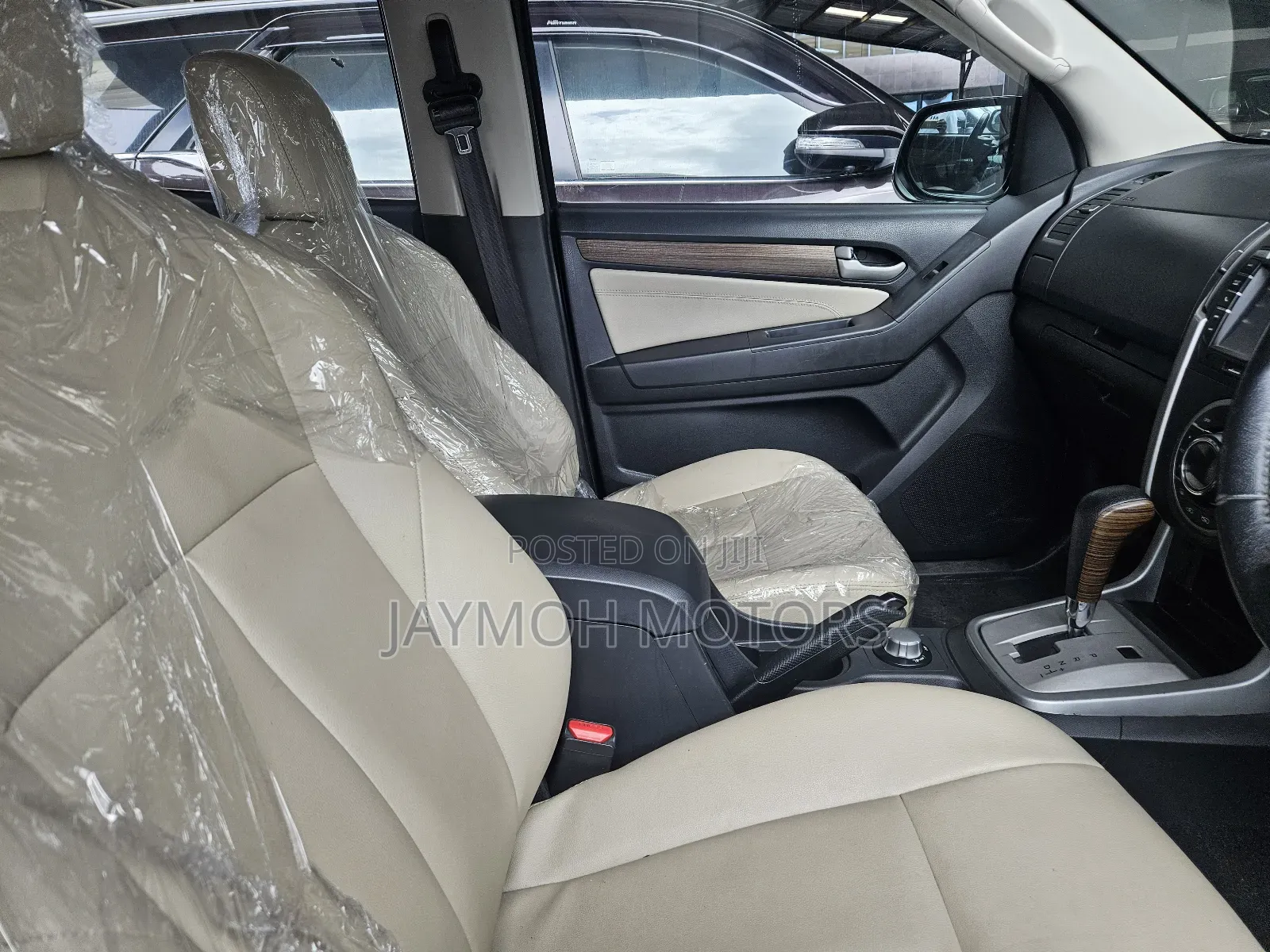 Isuzu MU-X 2017 Brown