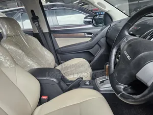 Isuzu MU-X 2017 Brown