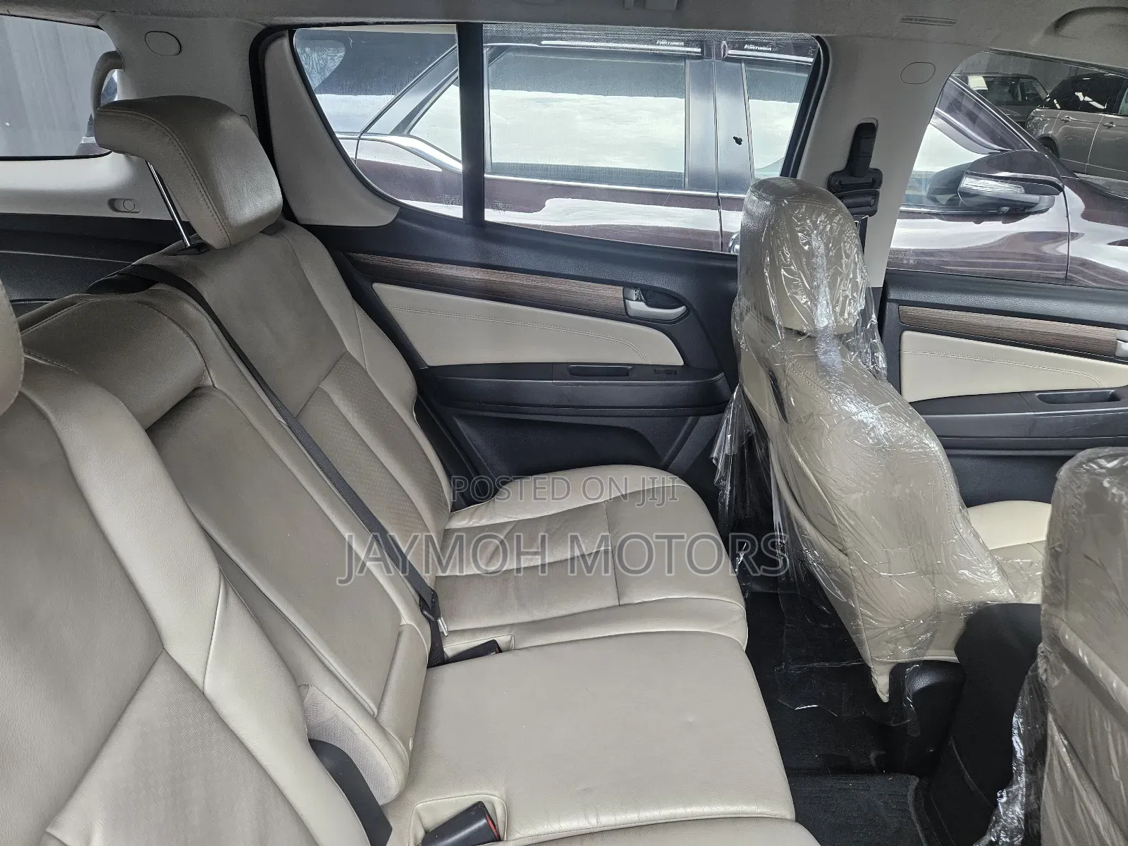 Isuzu MU-X 2017 Brown