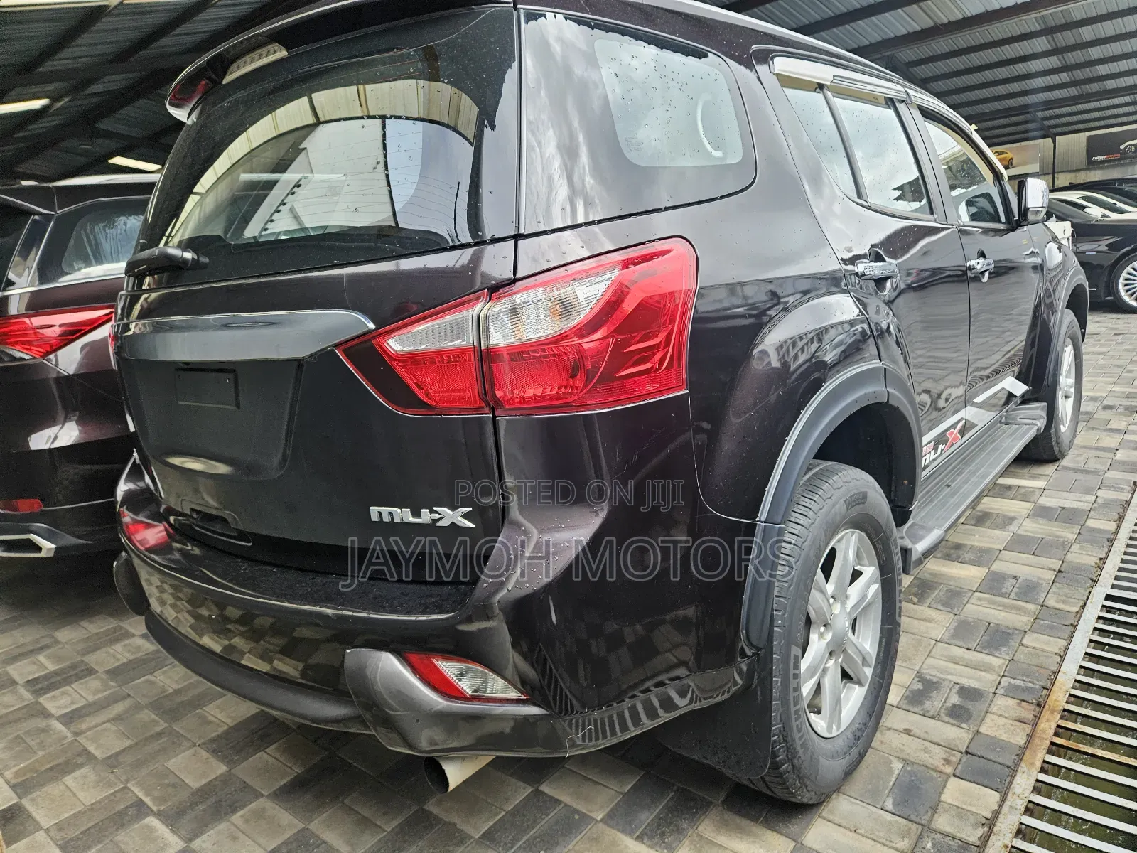Isuzu MU-X 2017 Brown