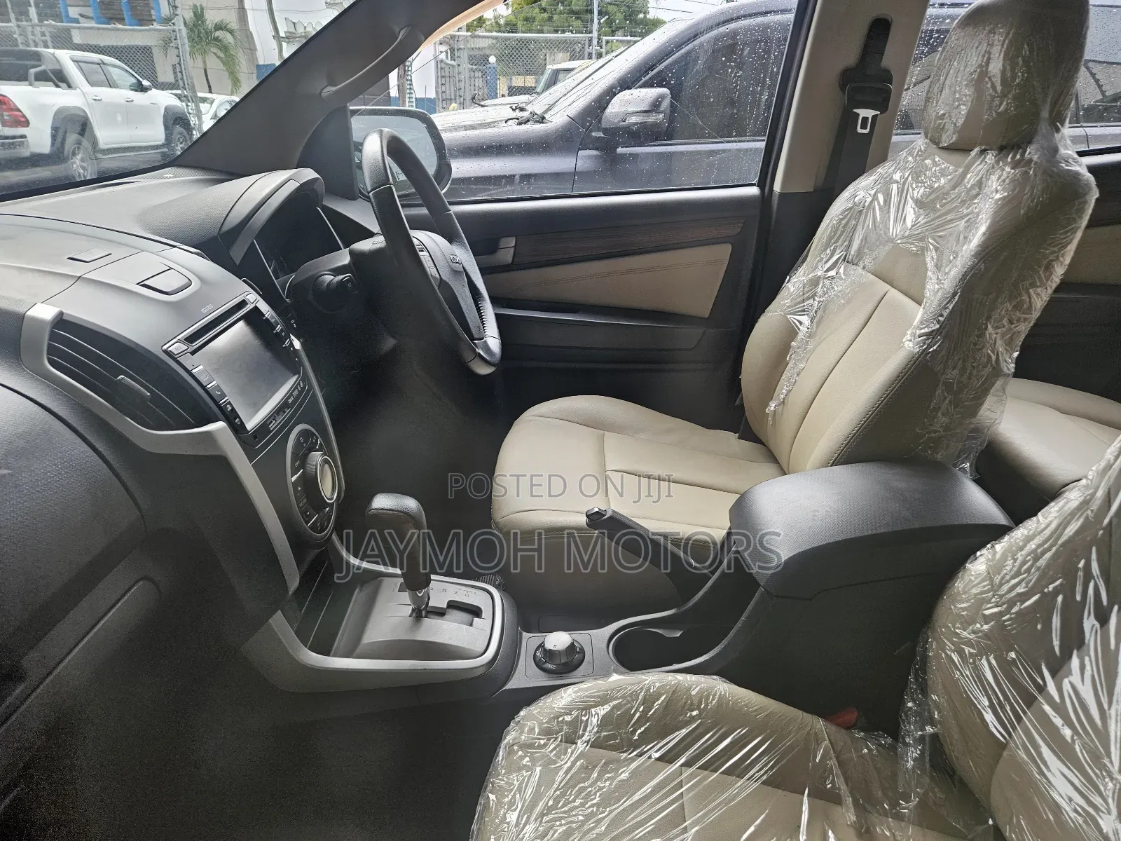 Isuzu MU-X 2017 Brown