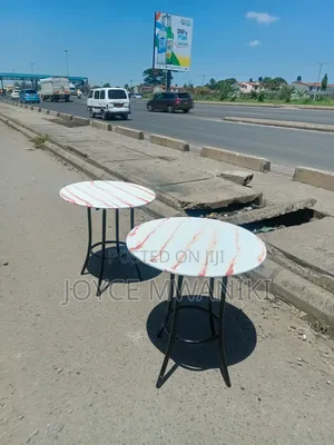 Restaurant Round Table, With Deco 