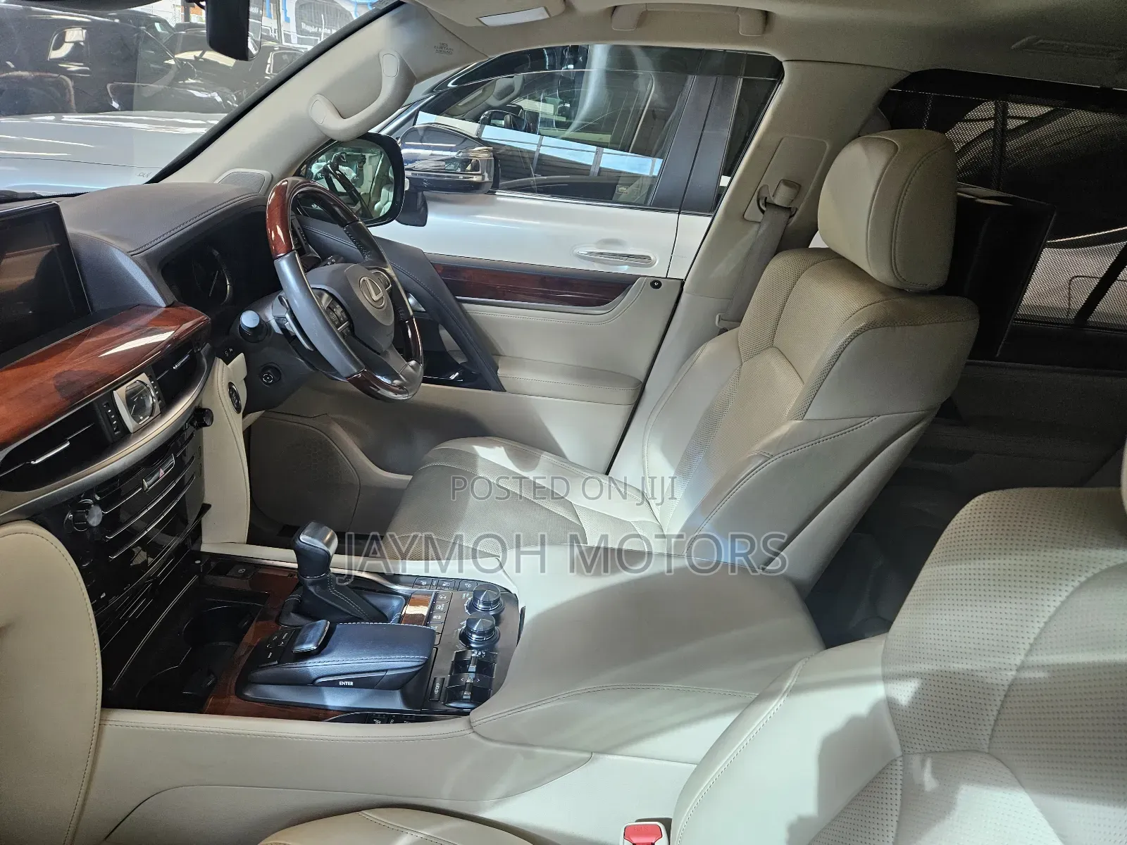 Lexus LX 2019 White