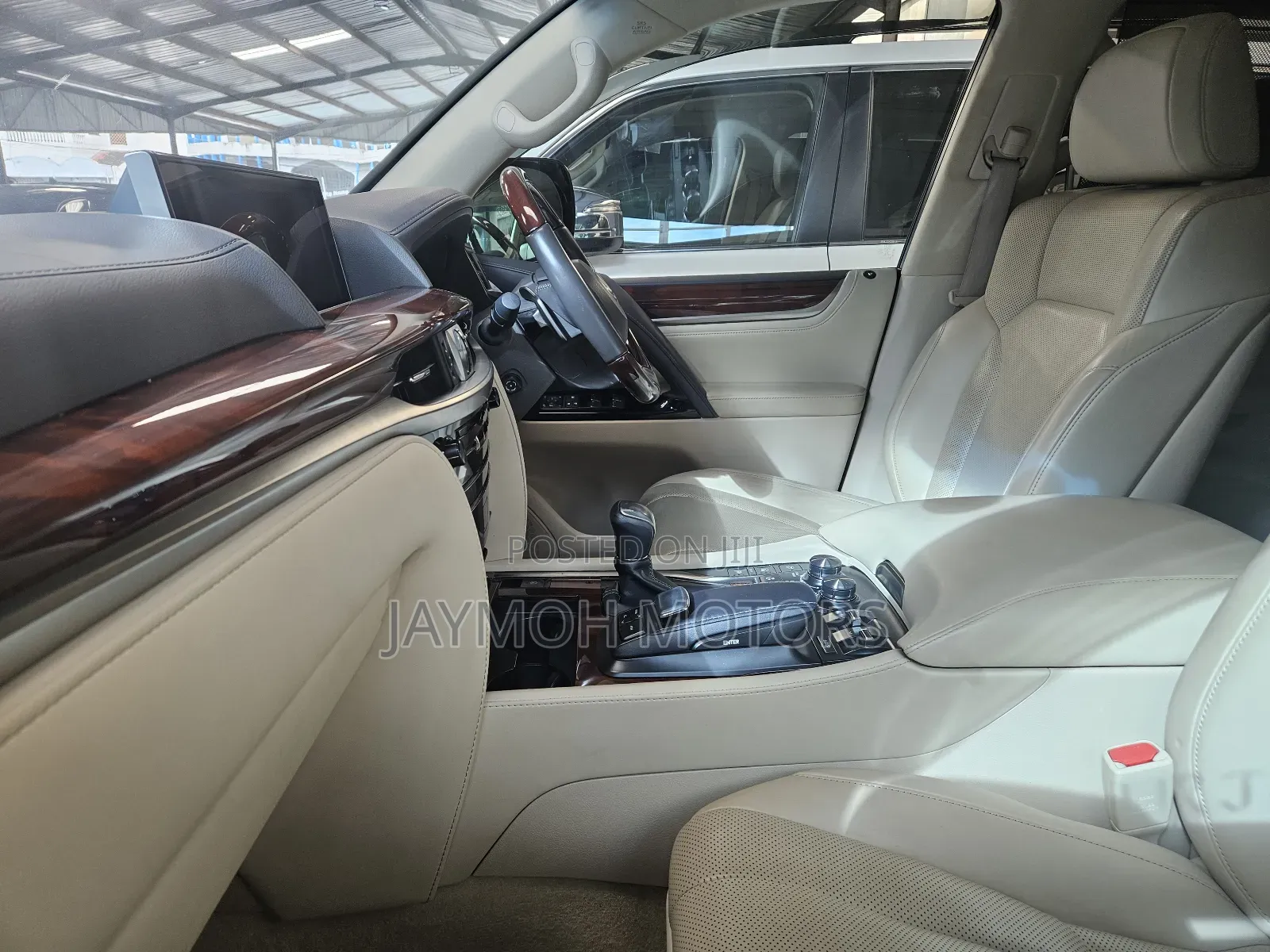 Lexus LX 2019 White