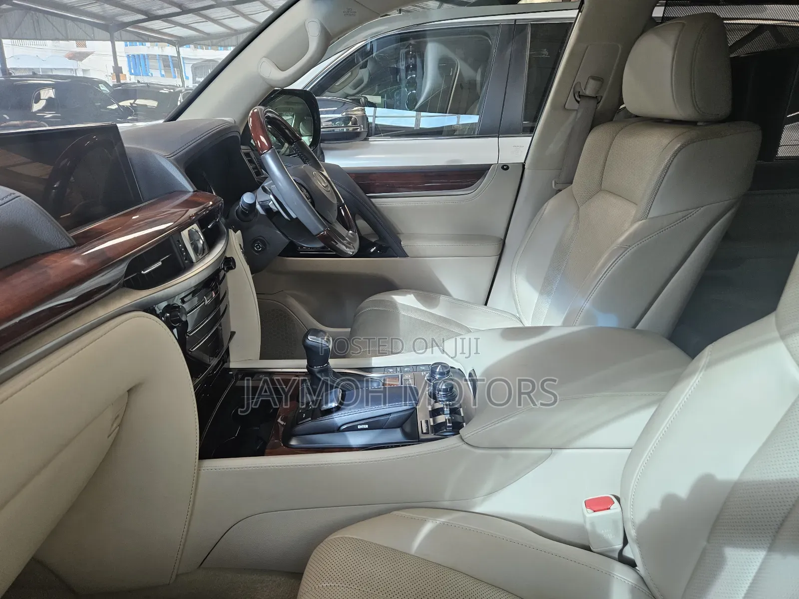 Lexus LX 2019 White