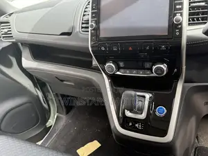 Nissan Serena 2019 White