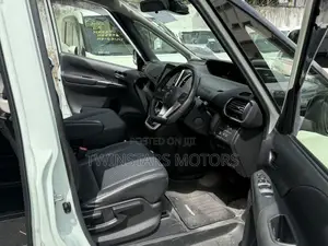 Nissan Serena 2019 White