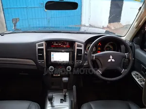 Mitsubishi Pajero 2017 Black