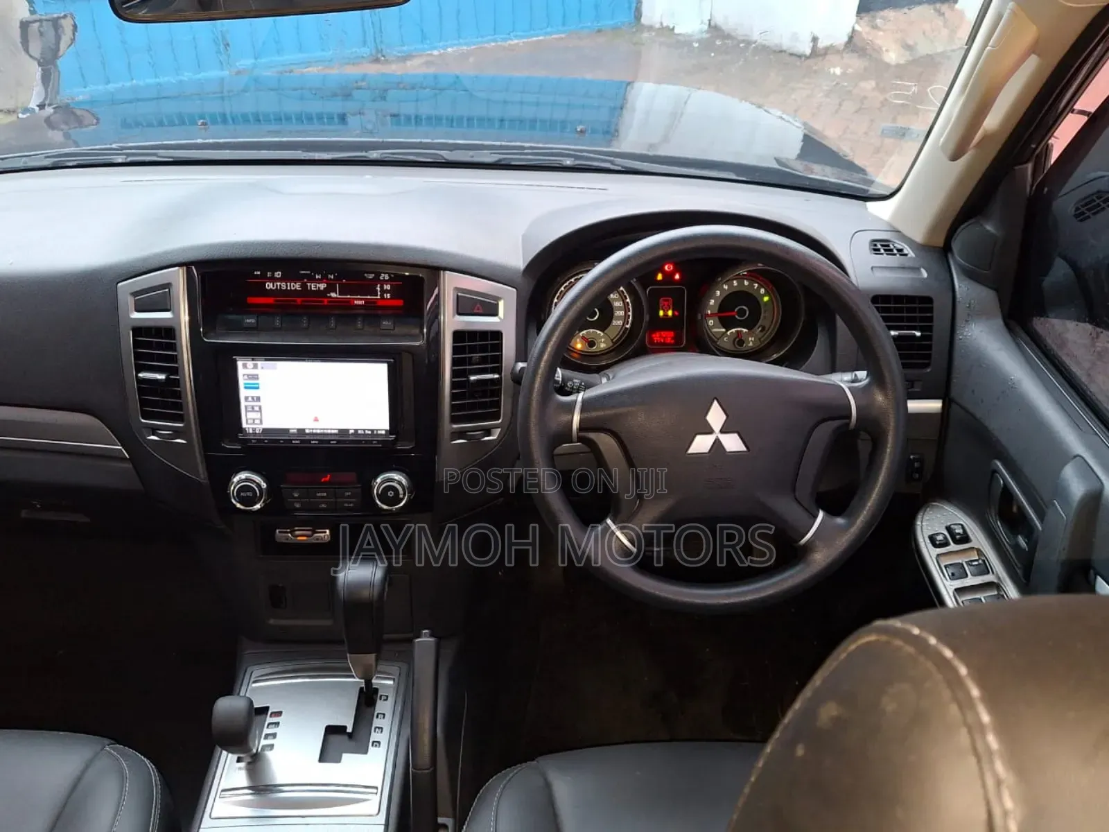 Mitsubishi Pajero 2017 Black