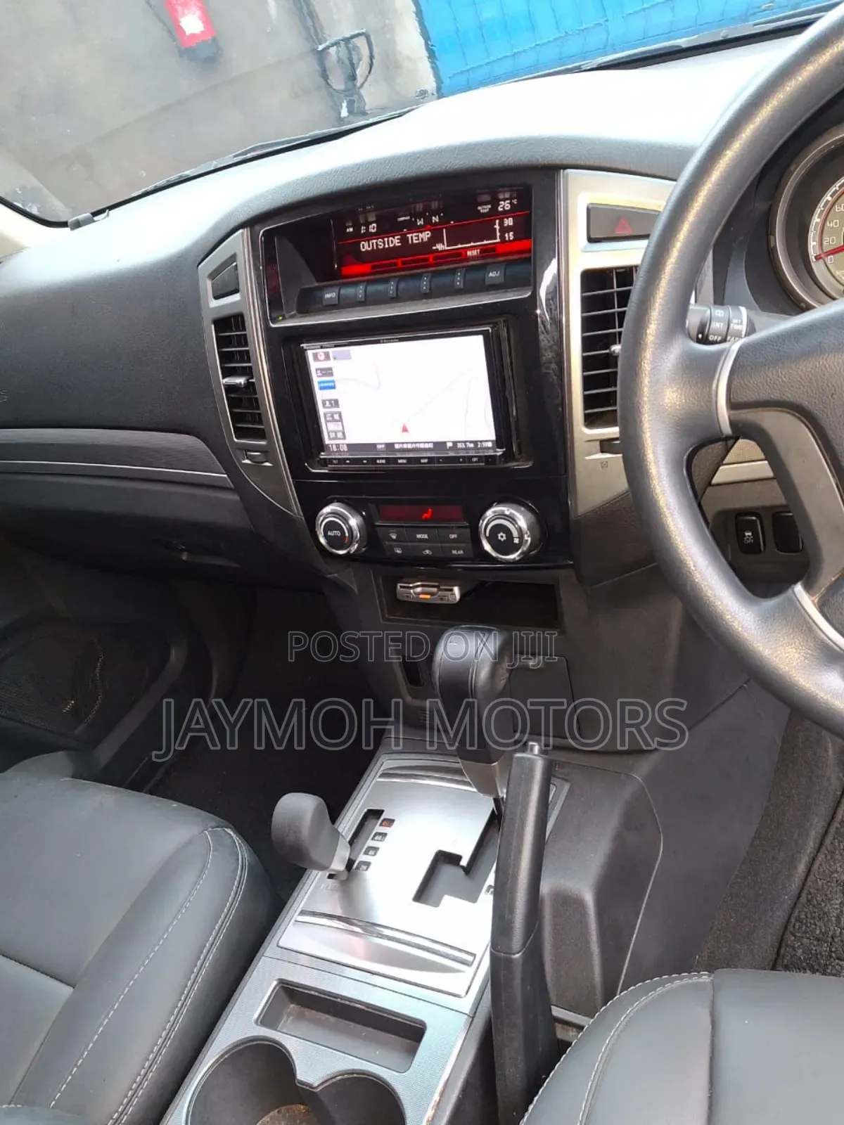 Mitsubishi Pajero 2017 Black