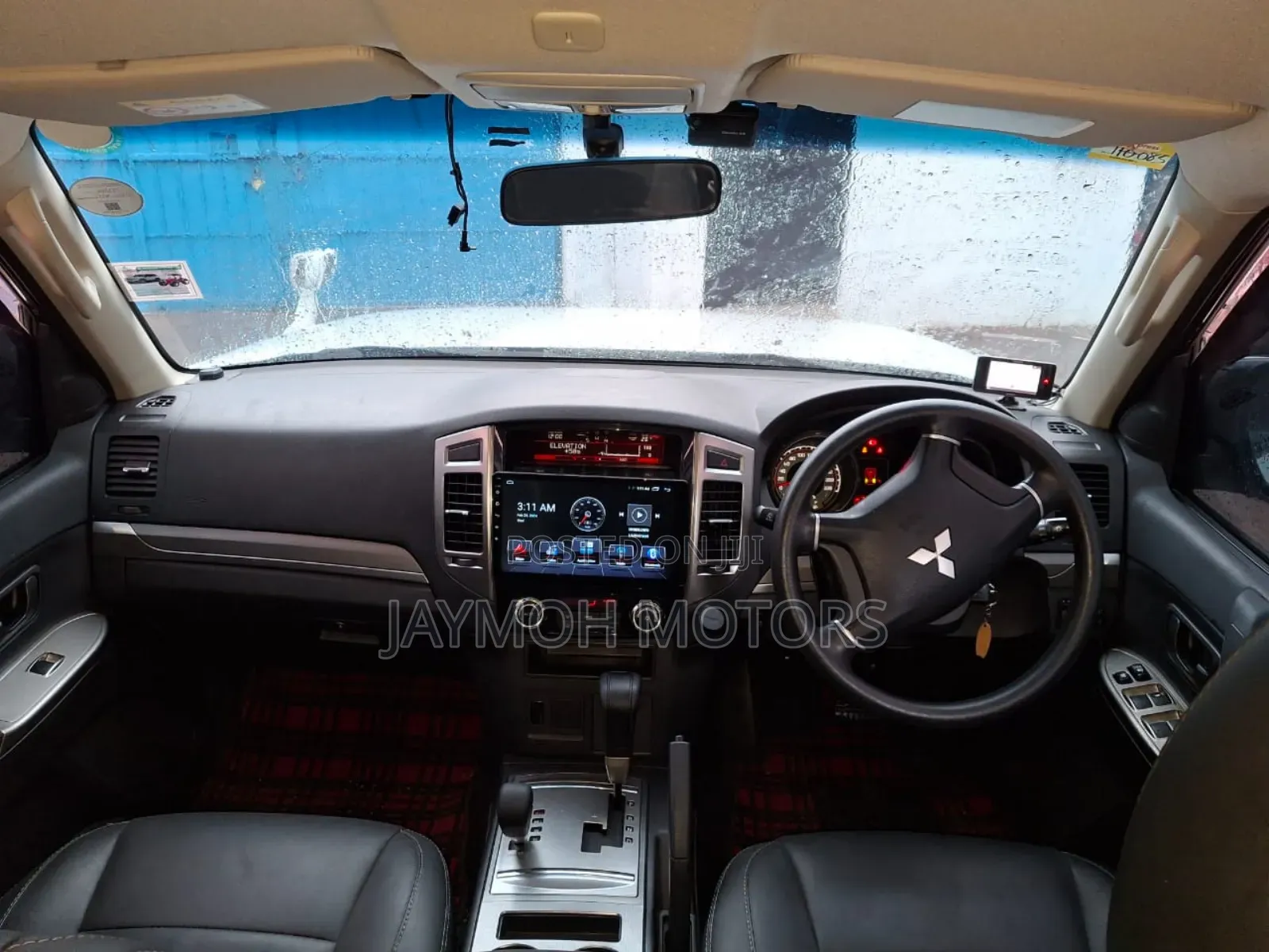 Mitsubishi Pajero 2017 White