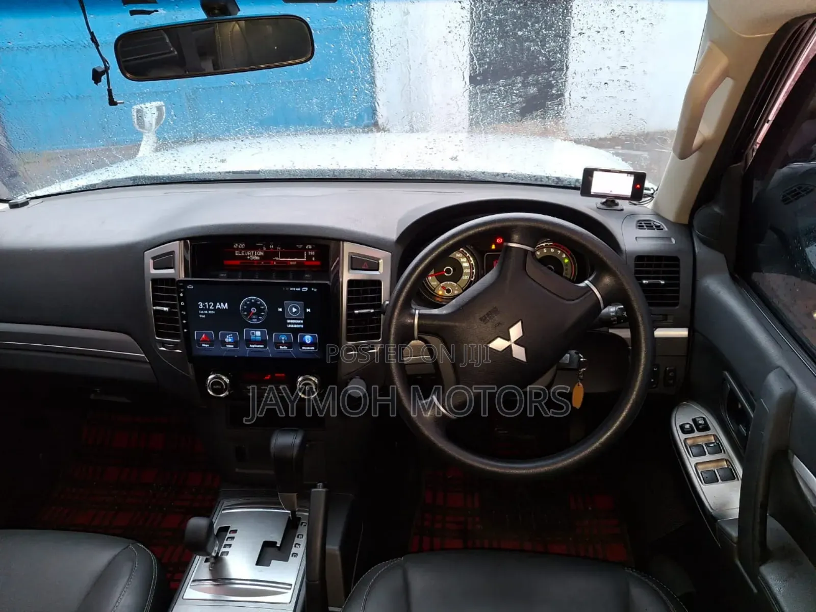 Mitsubishi Pajero 2017 White