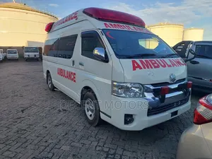 Toyota HiAce 2019 White
