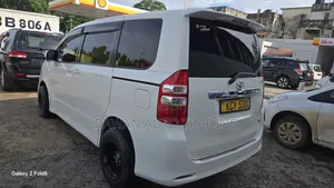 Toyota Noah 2013 White