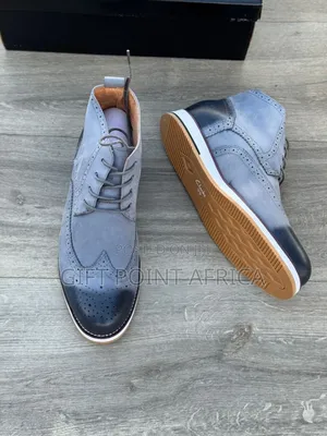 Official Leather Clarks Boots for Men (Suede)