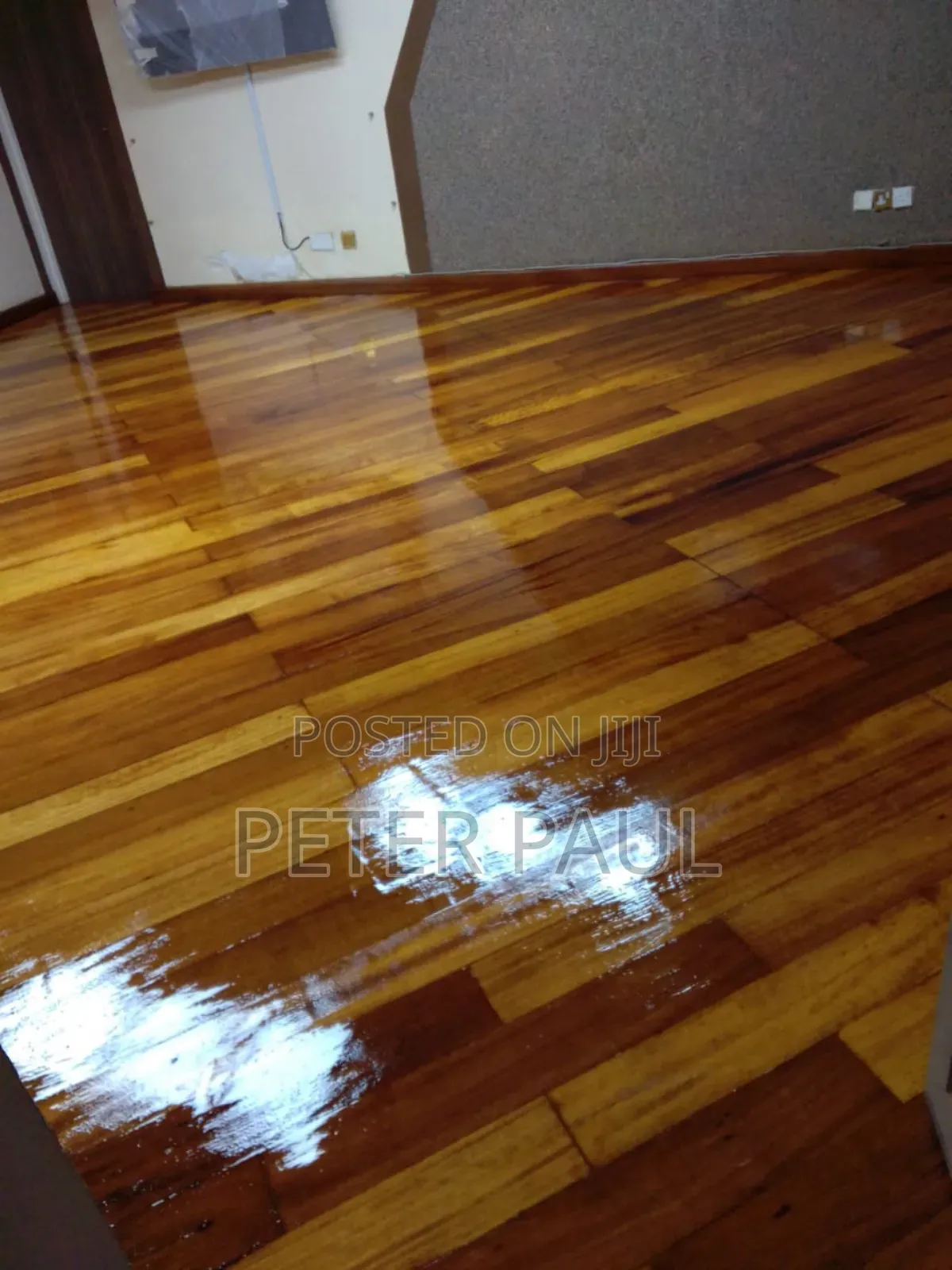 Glitterd Floor Finish