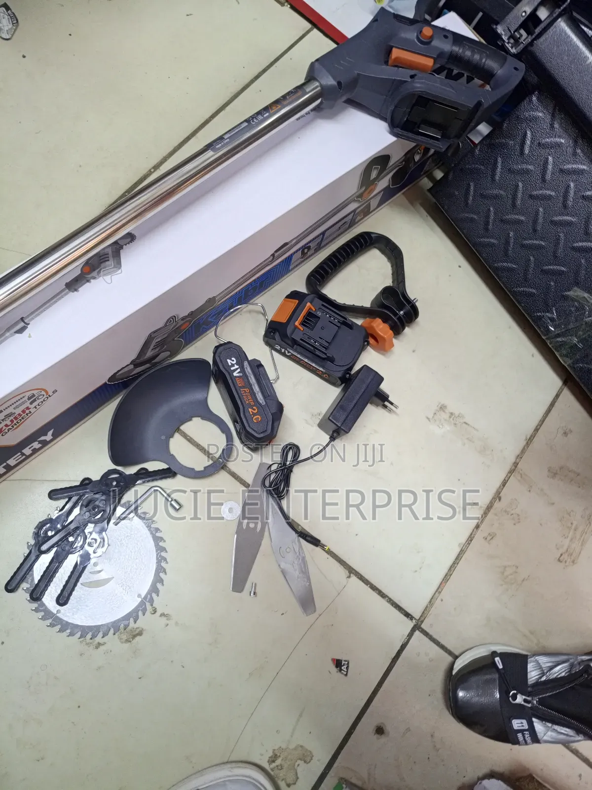 Cordless Brush Cutter Machine With Rechargeable Batteries