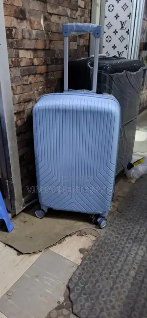 Medium Unbreakable Suitcase