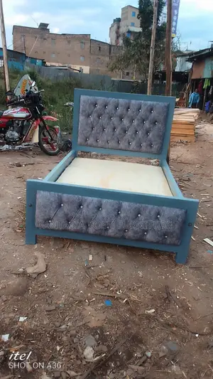 5*6 Modern Velvet-Panel Bed
