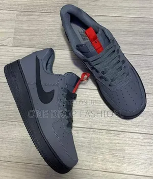 Nike Grey Fashioned Sneakers 678ik