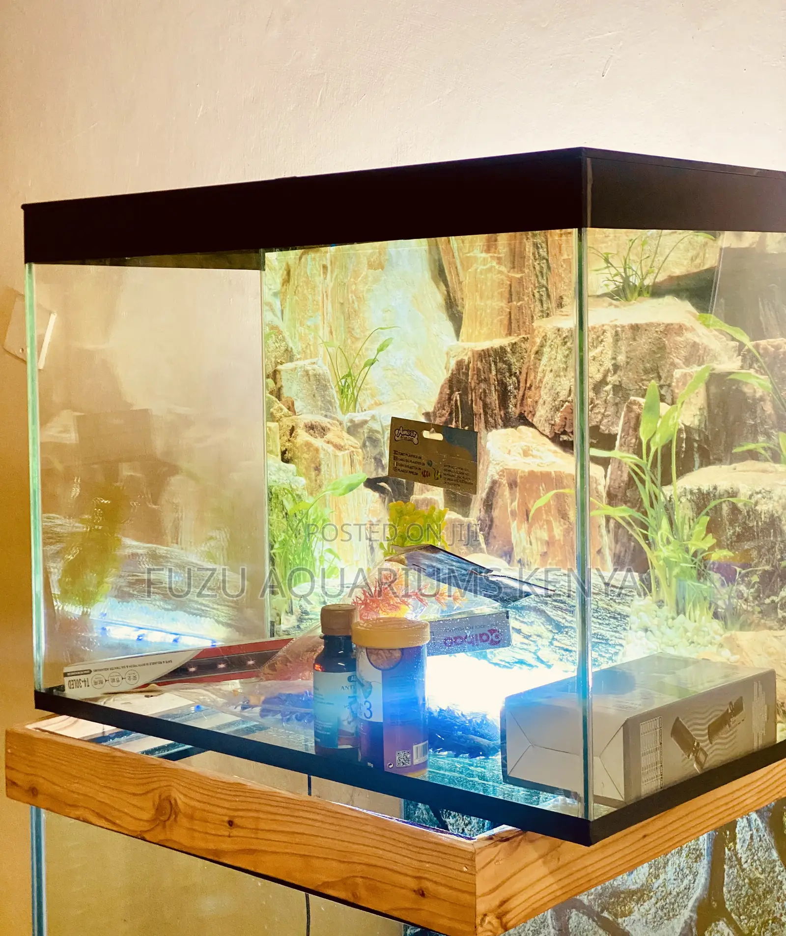 Decor Hobby in One – Aquarium With Fish Food