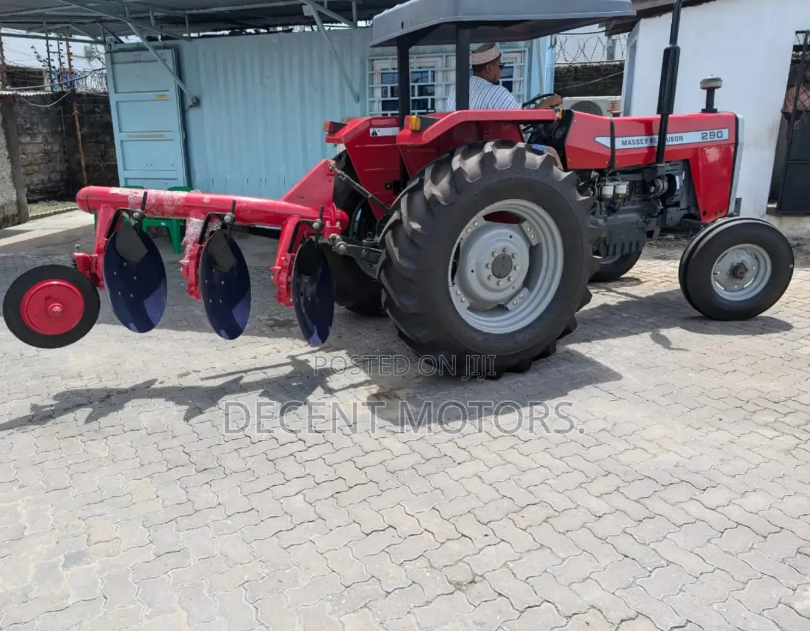 Tractor 290