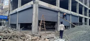 Strong Rolling Gates