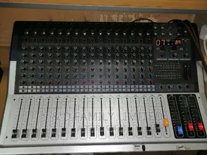 Yamaha Pev Pro 16 Channels Powered Mixer