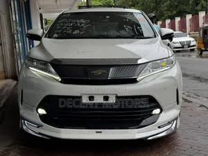 Toyota Harrier 2.0 Turbo 2019 White
