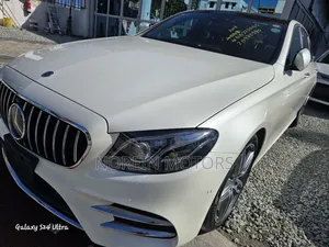 Mercedes-Benz E250 2019 Off white
