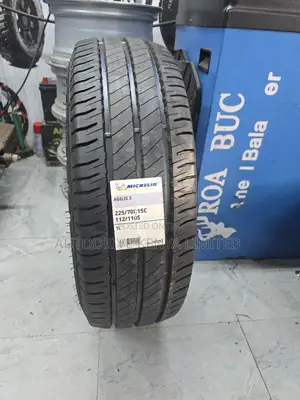 225/70r15c Michelin Commercial Tire