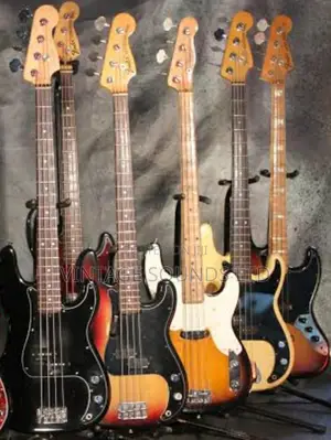 4 Strings Fender Bass Guitar