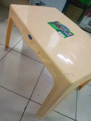 Kenpoly Plastic Table