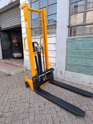 Manual Hydraulic Stacker 2tonnes 1.6metres Lifting Height