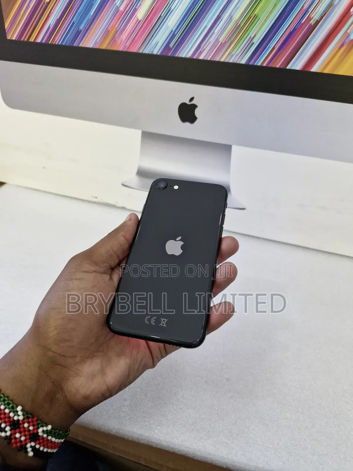 Apple iPhone SE 64 GB Black