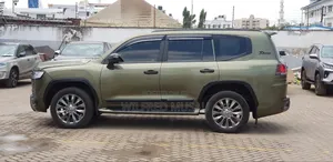 Toyota Land Cruiser 4.5 V8 TD 2018 Gold