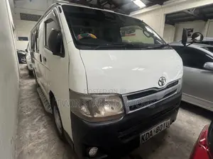 Toyota HiAce 2014 White