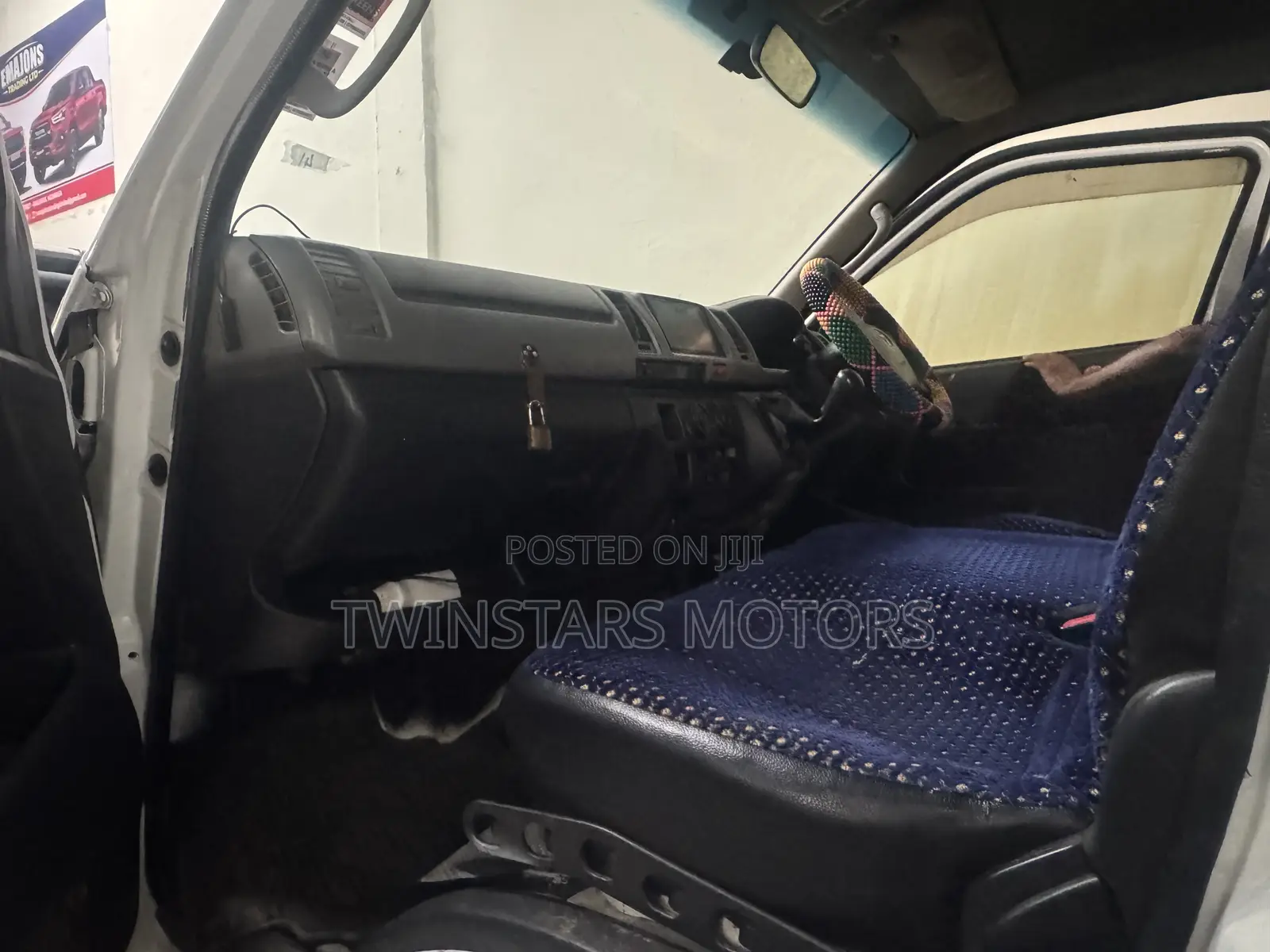 Toyota HiAce 2014 White