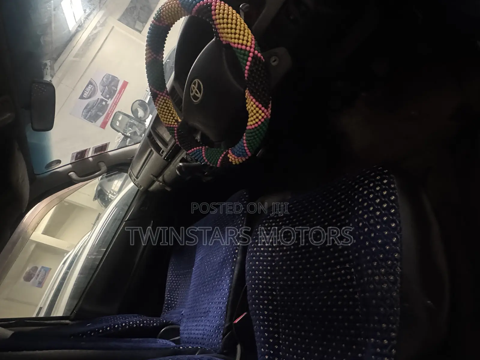 Toyota HiAce 2014 White