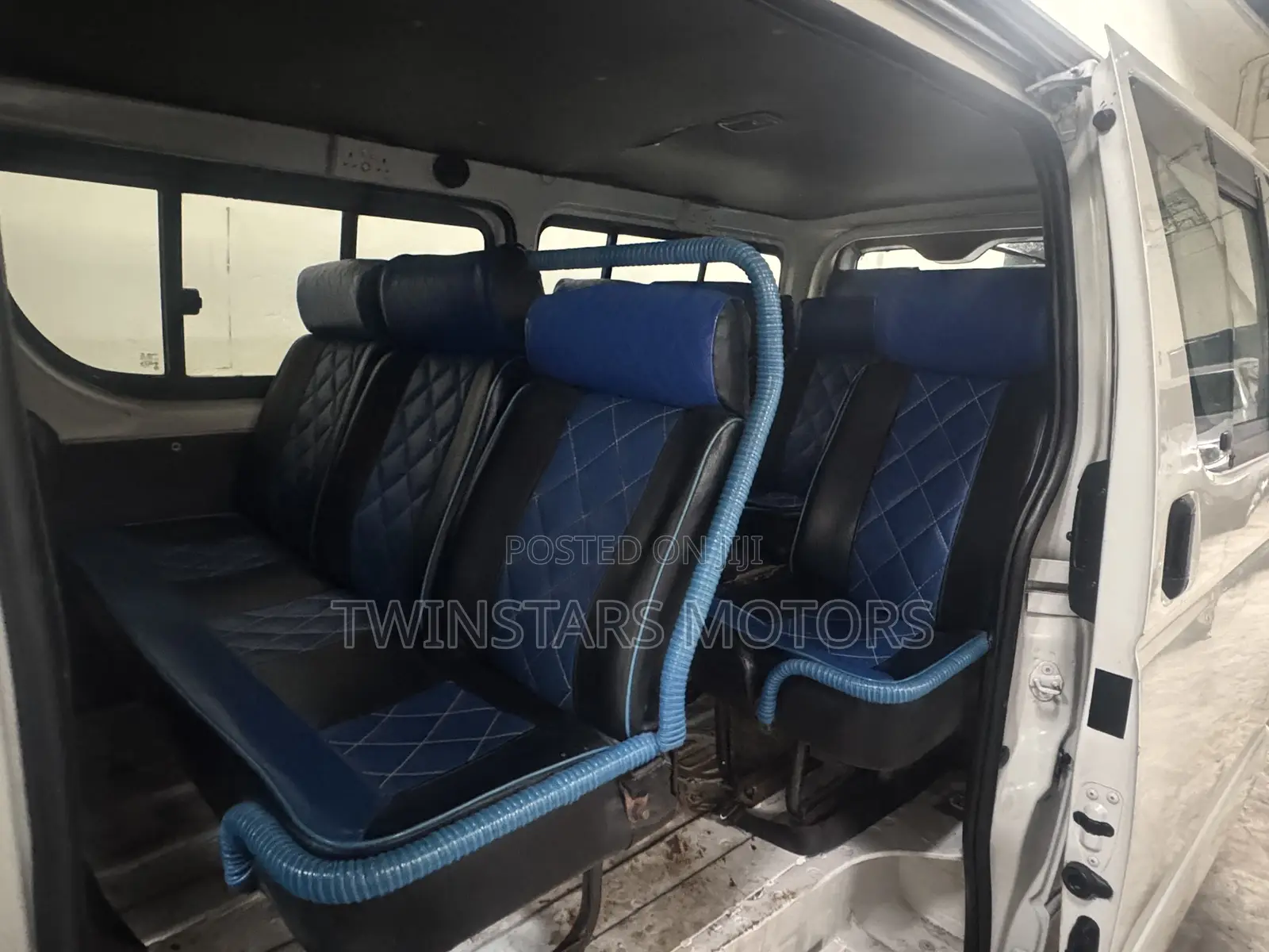 Toyota HiAce 2014 White
