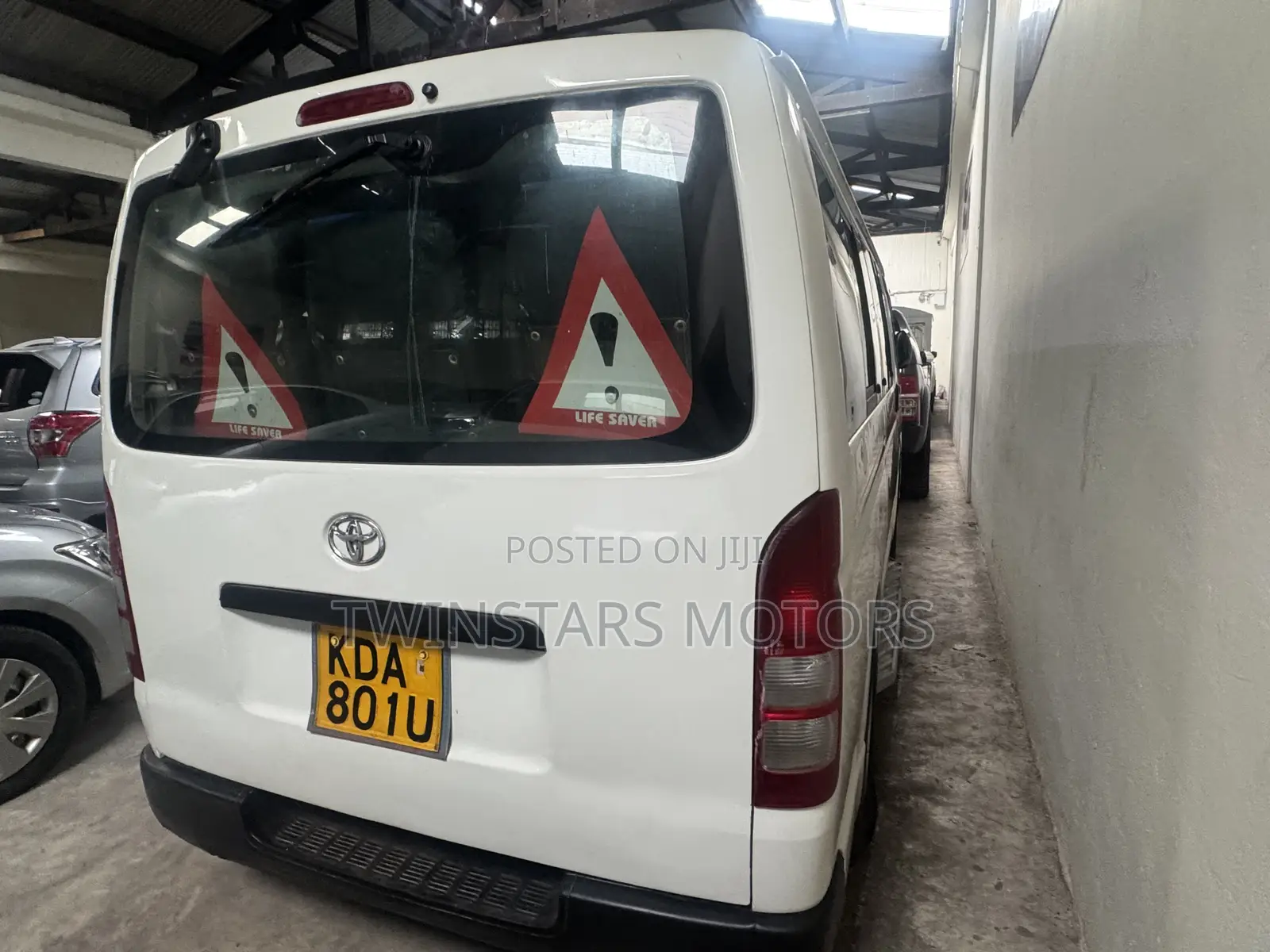 Toyota HiAce 2014 White