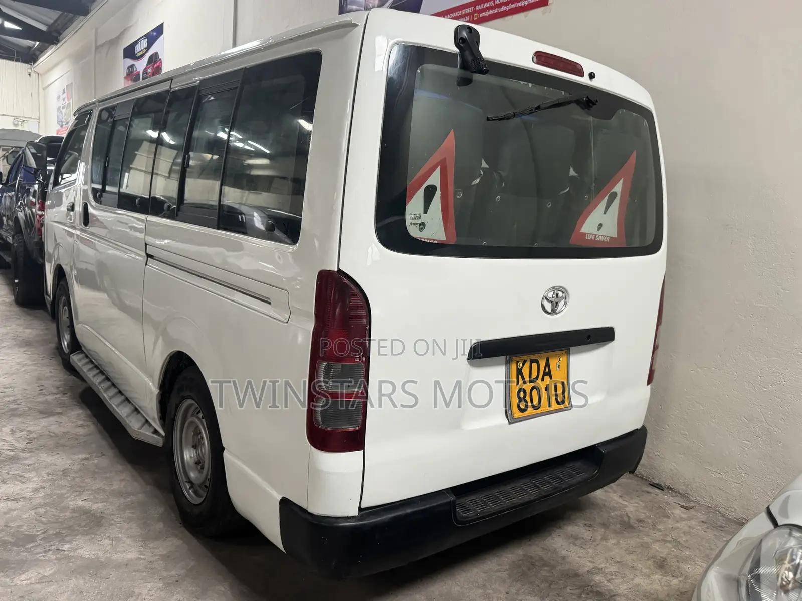 Toyota HiAce 2014 White