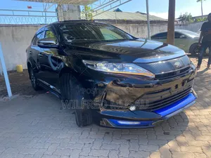 Toyota Harrier 2.0 2018 Black