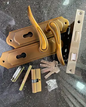 Door Lock Moment Coffee