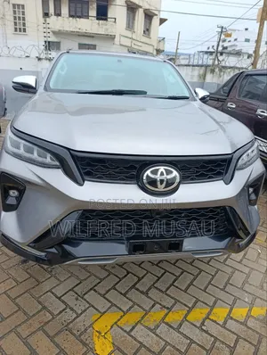 Toyota Fortuner 2018 Silver